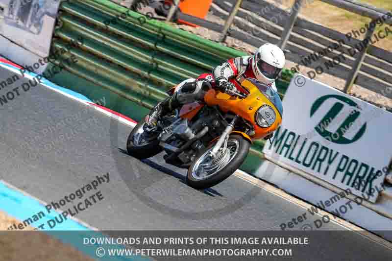 Vintage motorcycle club;eventdigitalimages;mallory park;mallory park trackday photographs;no limits trackdays;peter wileman photography;trackday digital images;trackday photos;vmcc festival 1000 bikes photographs